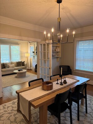Dining - The Gladys House - Spacious Midtown Retreat (Mobile)