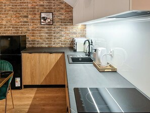 Microwave, oven, stovetop, dishwasher - Nowy Dwór Mazowiecki Chic Studio (Nowy Dwór Mazowiecki)