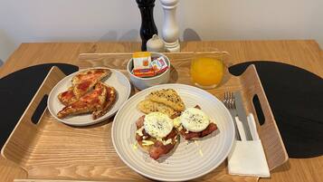 Daily English breakfast for a fee