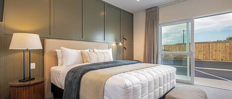 Estúdio executivo, 1 cama King | Roupas de cama premium, individualmente mobiliados