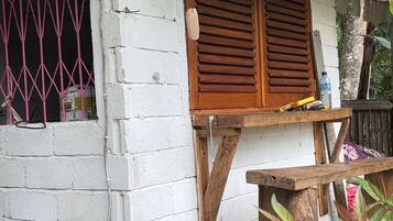 客房, 露台, 河景 | 共用厨房 | 微波炉、洗碗机、厨具/餐具