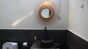 Shower, hair dryer, towels, soap - Lembah Tetebatu (Tetebatu)