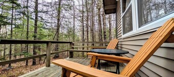 Hikers Cabin with fireplace, 10 minutes to Acadia, 1 dog