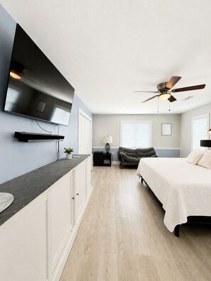 4 bedrooms, iron/ironing board, free WiFi, bed sheets - Brookside Oasis Leisure Bradenton Stay (Bradenton)