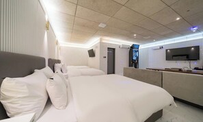 Family Playroom | Blackout drapes, soundproofing, free WiFi, bed sheets - Mokpo Hotel The City (Mokpo)