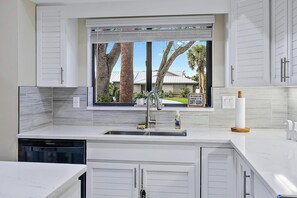 Fridge, microwave, oven, stovetop - Latitude Adjustment- 4BR Pool + Firepit (Hobe Sound)