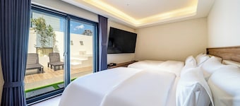 Hotel Code Cheonho