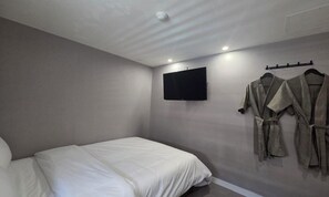 Standard Double Room | Free WiFi - Cheonho T (Seoul)