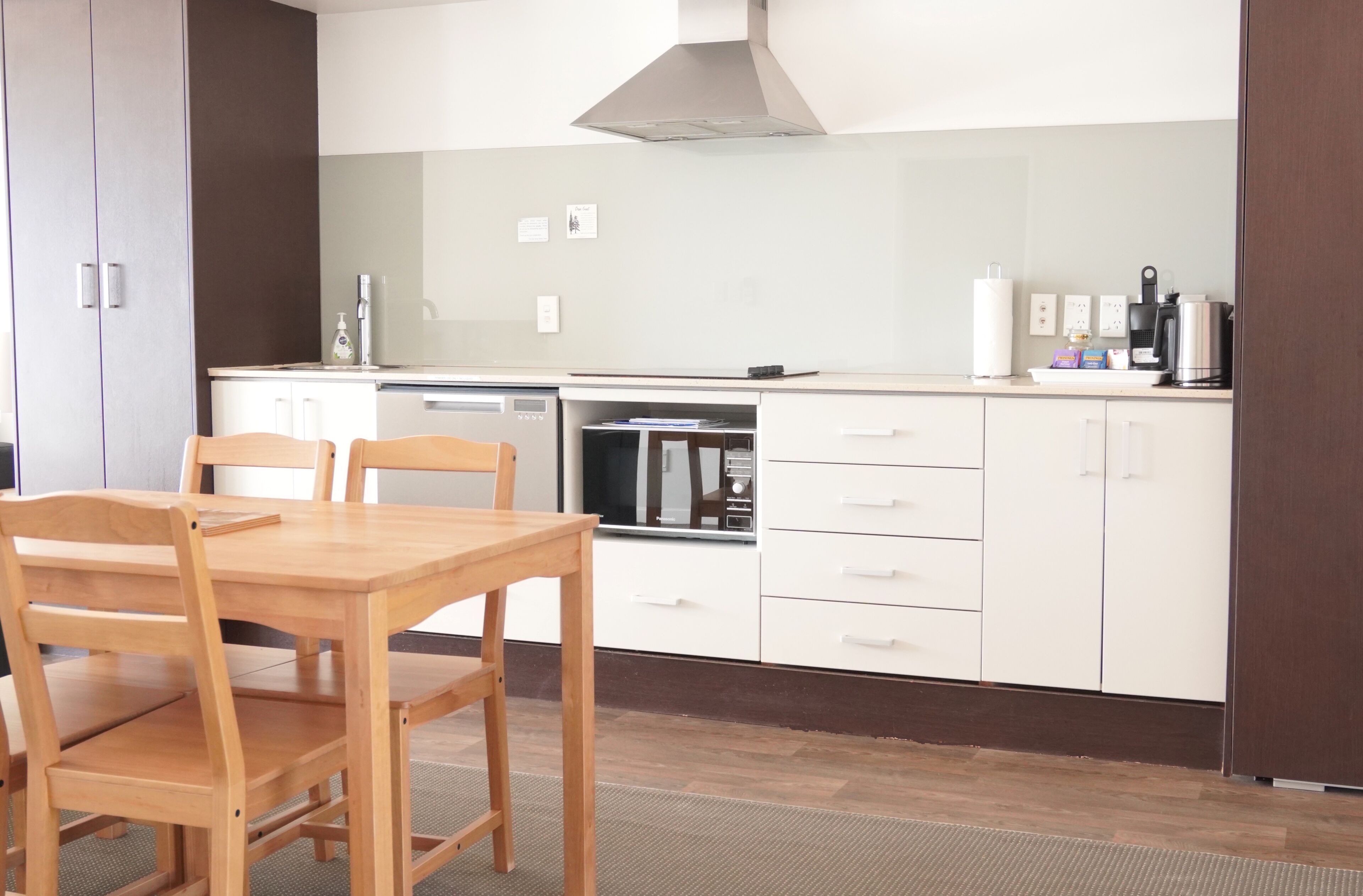 Deluxe Apartment, Balcony, Beach View | Dining