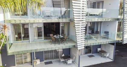 2 Bedroom Beach Frontage Apartment