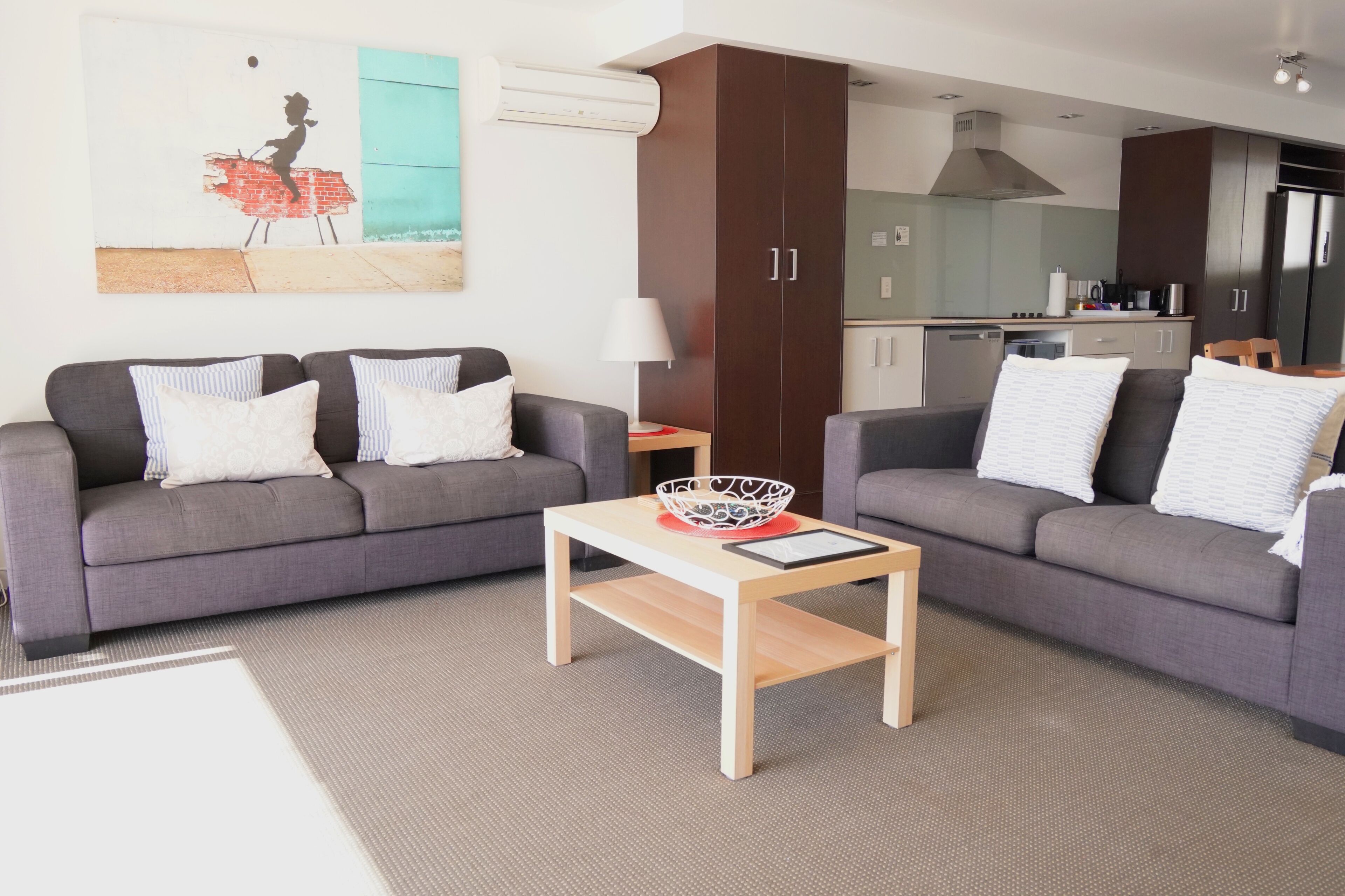 Deluxe Apartment, Balcony, Beach View | Living area