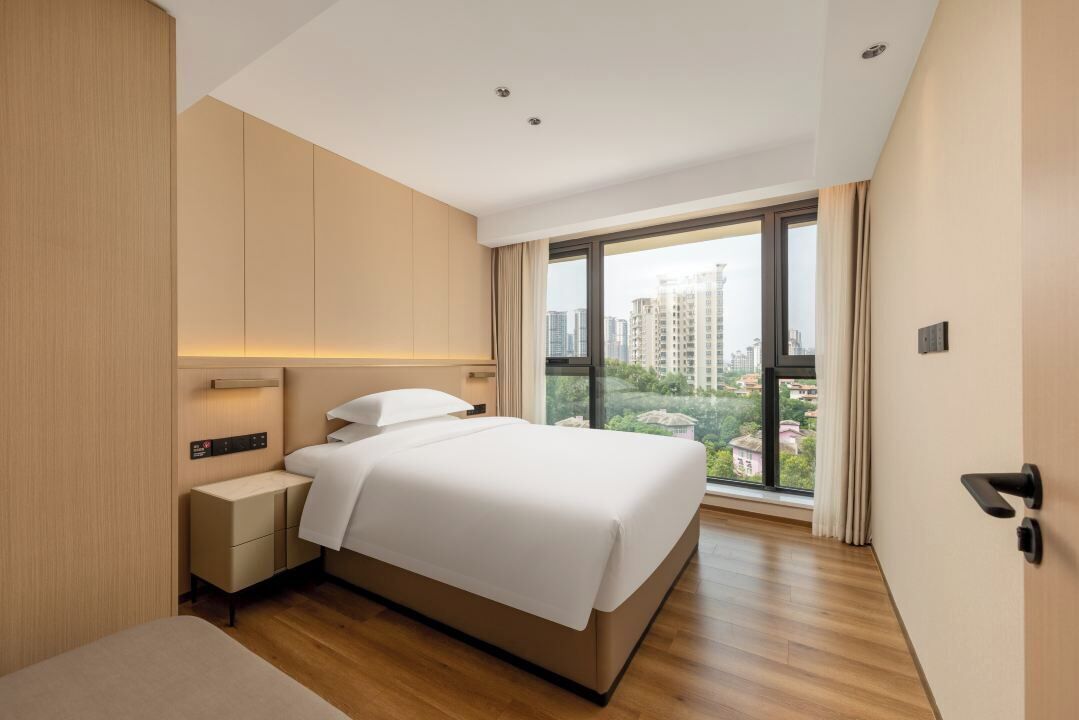 Suite | In-room safe, blackout drapes, free WiFi