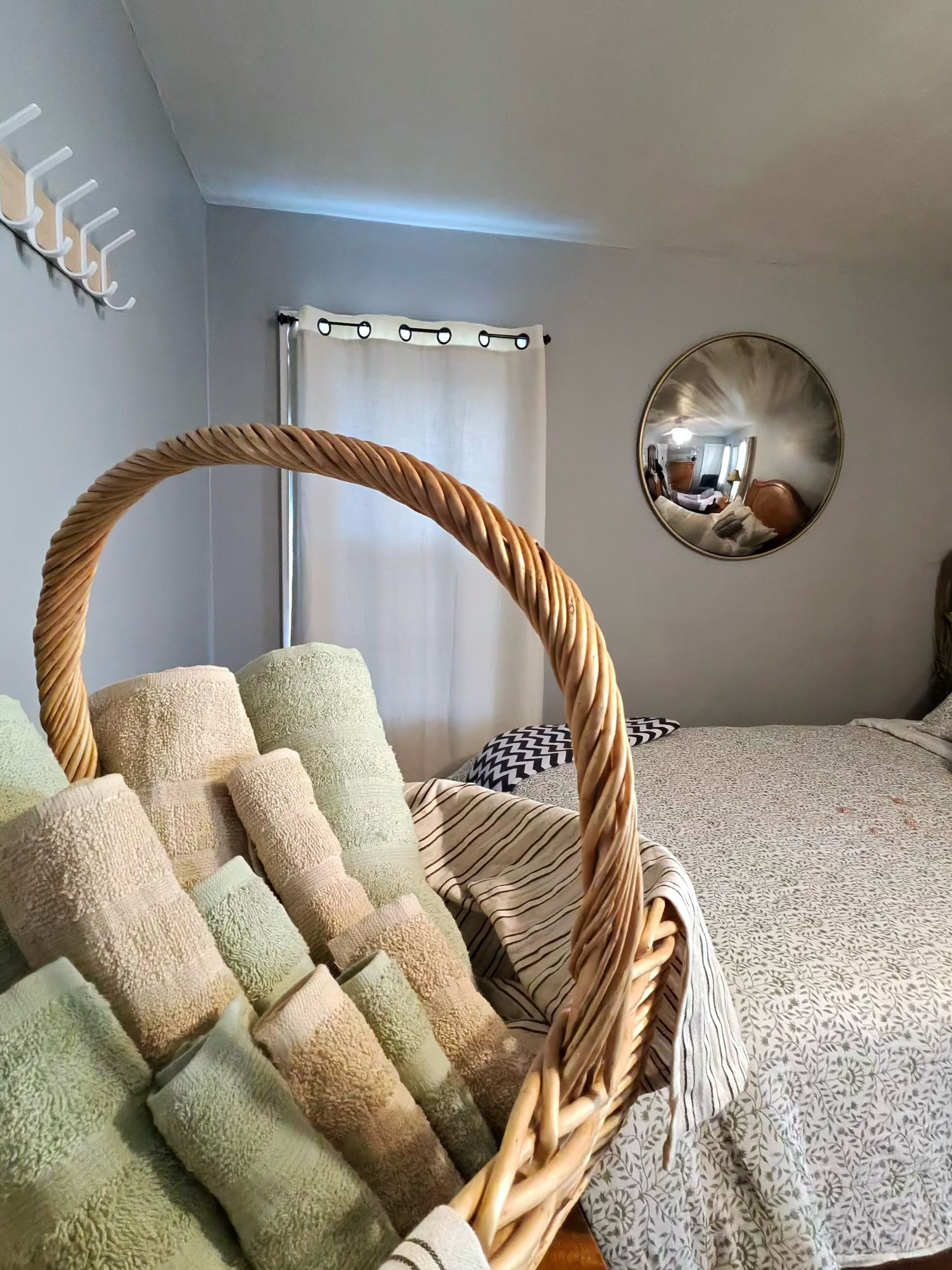 2 chambres, fer et planche à repasser, Wi-Fi, draps fournis
