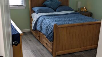 2 bedrooms, desk, iron/ironing board, free WiFi