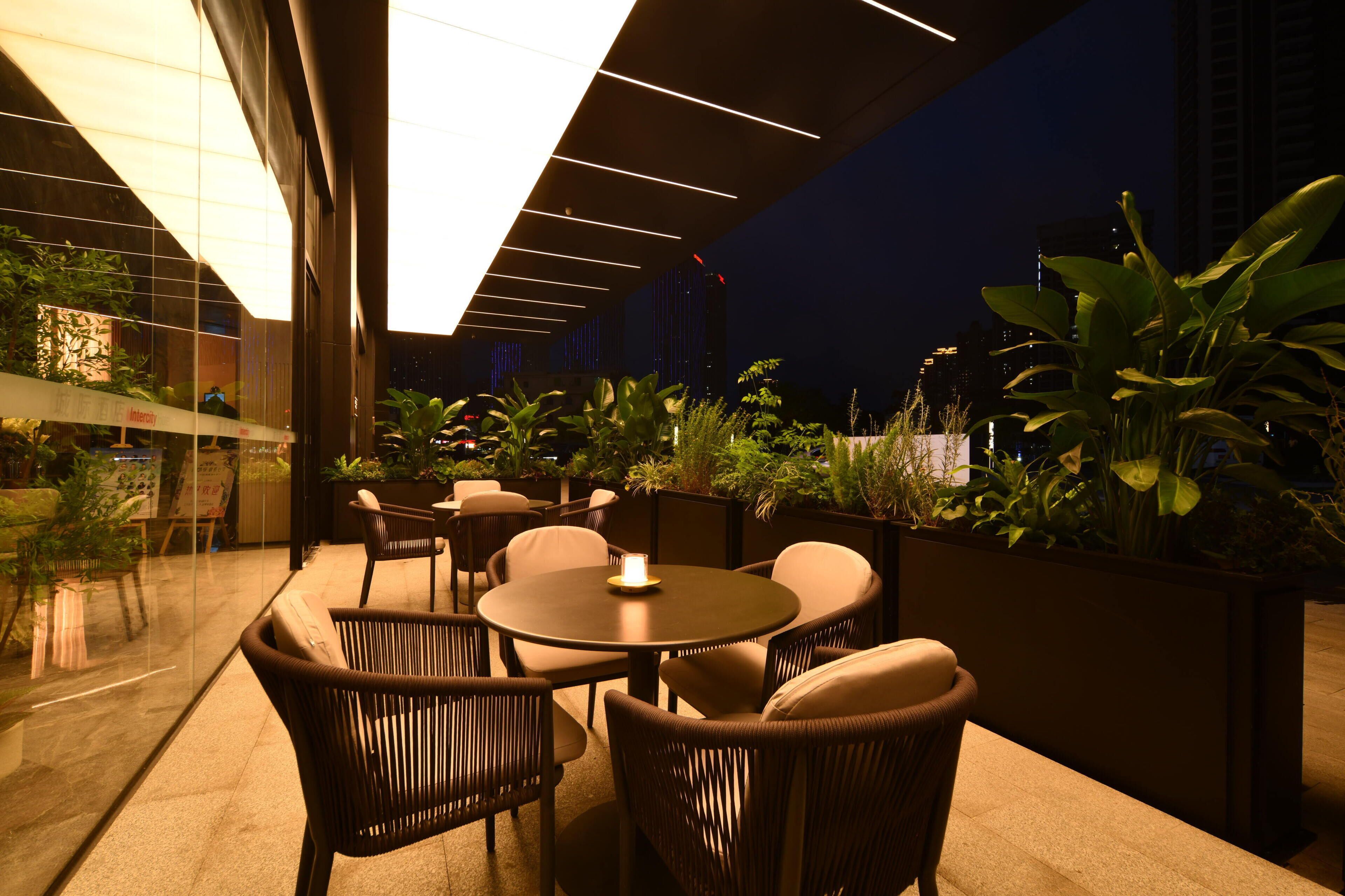 Tempat makan outdoor