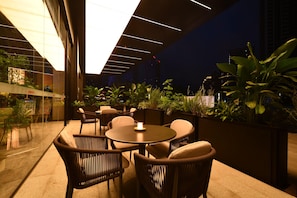 Tempat makan luar