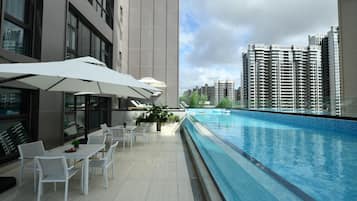 Piscine extérieure (ouverte en saison)