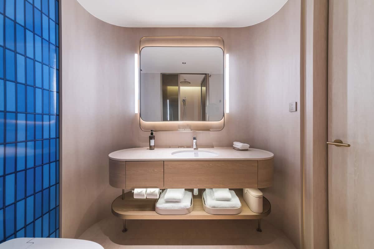 Habitación Business con 2 camas individuales, vistas a la ciudad | Ropa de cama de alta calidad y edredones de plumas