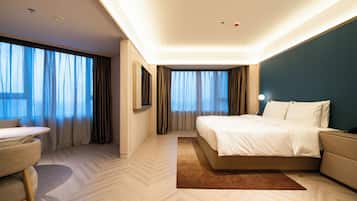 Memory foam beds, WiFi (free), bed sheets