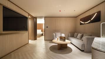 Memory foam beds, WiFi (free), bed sheets
