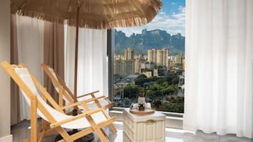 Comfort-Apartment, 4 Schlafzimmer, Küche, Bergblick | Wohnbereich