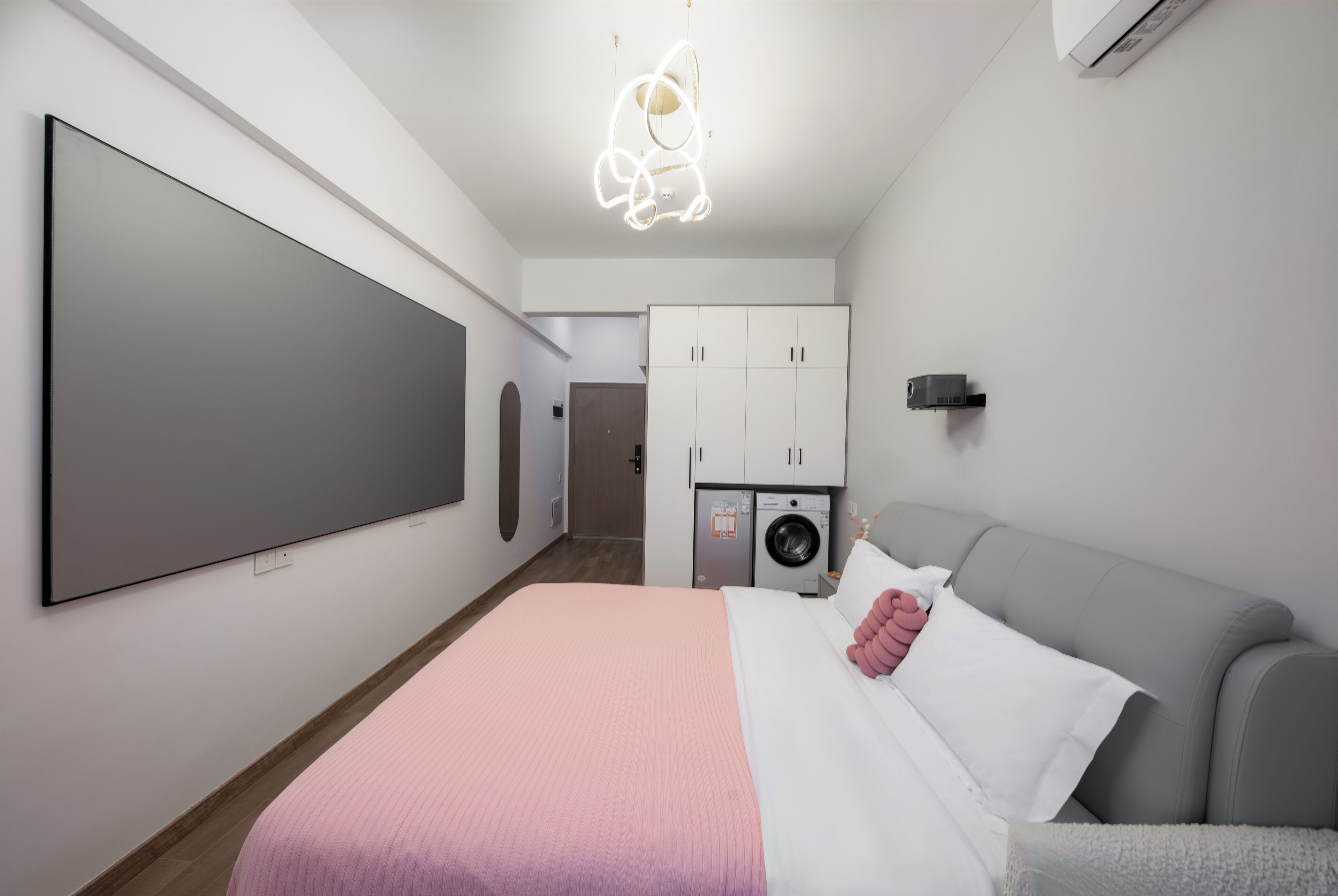 Apartemen Comfort, pemandangan gunung | Meja kerja, ruang kerja ramah laptop, dan Wi-Fi gratis
