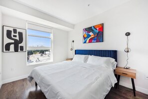 Room - Sleek Hollywood Stay, Gym, Parking, Pool (West Hollywood)