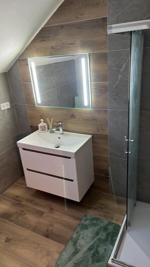 Bathroom - Vrbo Property (Stakčínska Roztoka)