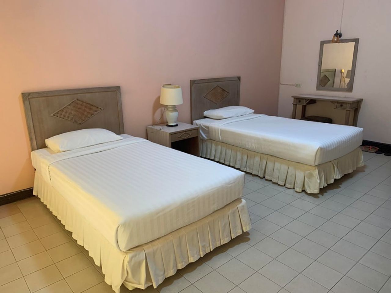 Twin Room | Free WiFi