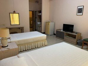 Twin Room | Free WiFi - Pinhotel Lampang (Mueang Lampang)