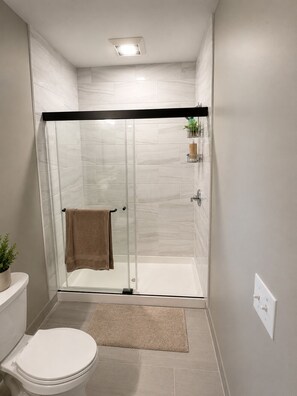 Bathroom - Brand-New Home in Soldotna, close to Swift Water Park (Soldotna)