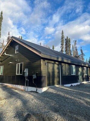 Exterior - Brand-New Home in Soldotna, close to Swift Water Park (Soldotna)