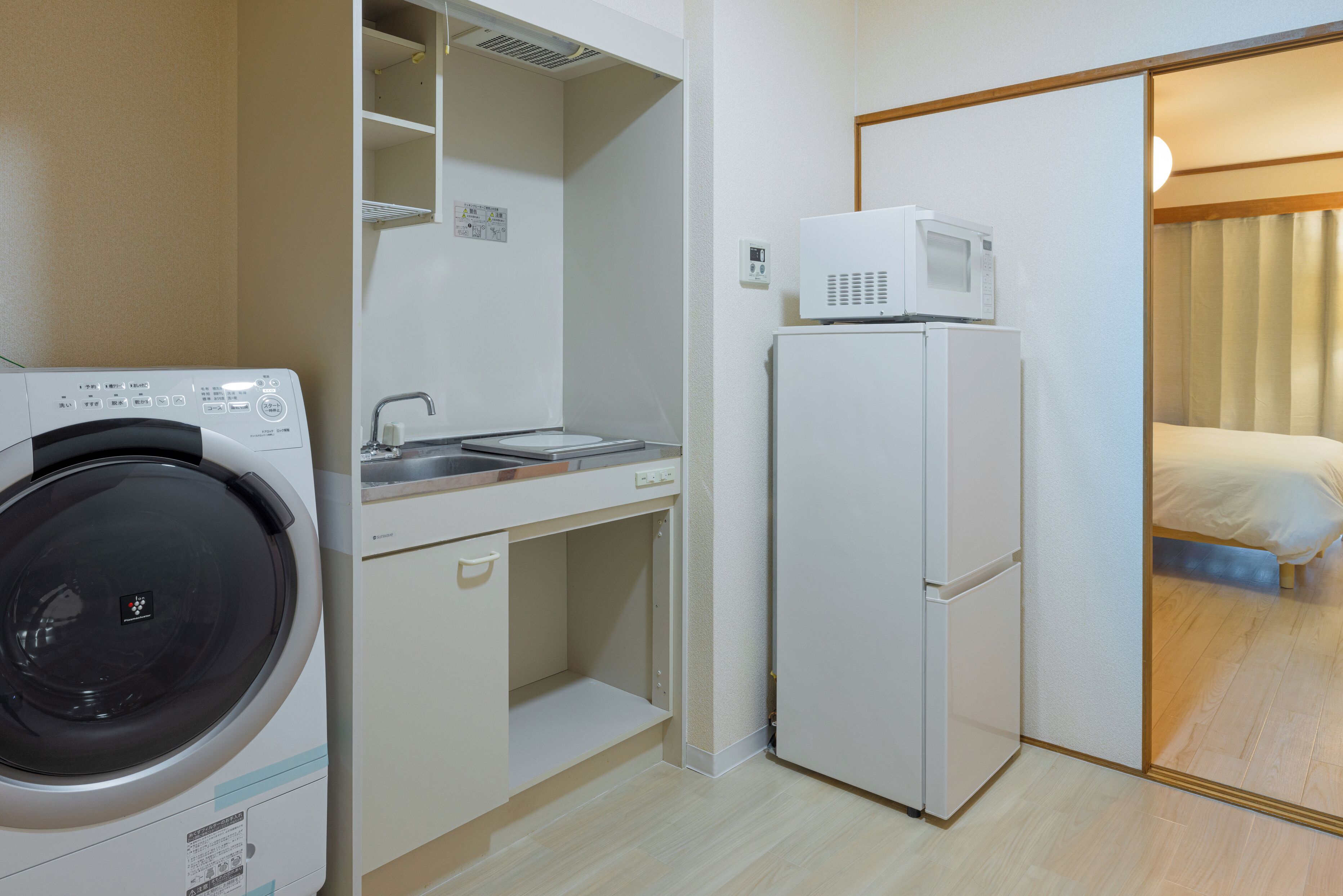 Double Room, Non Smoking | Desk, free WiFi, bed sheets