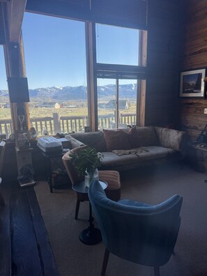 Living area - Park City Log Home with Amazing Ski Resort Views (Park City)