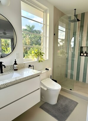 Bathroom - 4BR NEW Riverside Modern Oasis Private Pool, Boat Dock, Grill & Best Location (Miami)