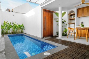 Outdoor pool - Villa Aster Sanur (Denpasar)