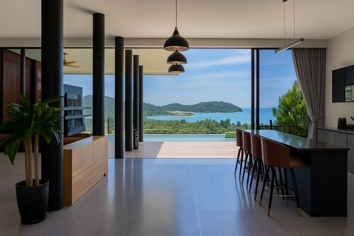 Chaluklam Bay View Villa 1 - 3BR Luxury pool villa