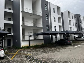 Gambar tidak terklasifikasi, 2 dari 12, tombol