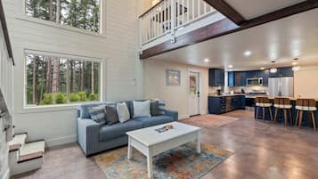 TV, fireplace, offices