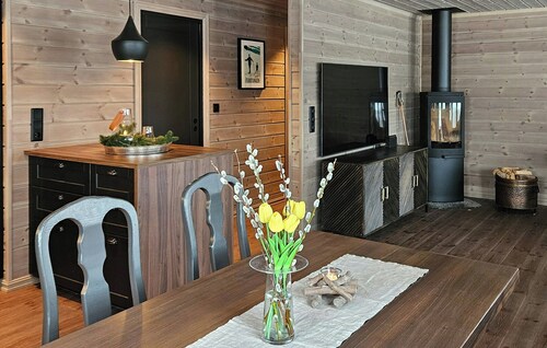 New cabin with panoramic views of Lake Osen