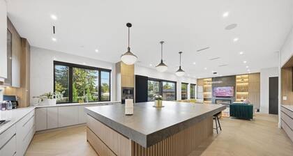6BR Spacious Luxury Villa - Theatre, Sauna & Games