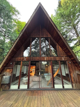 West Vancouver Forest Cabin Near Cypress mountain