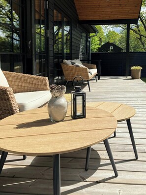 Outdoor dining - Modern wooden house built in a classic style (Glesborg)