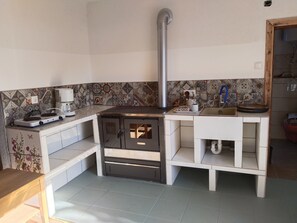 Private kitchen - Cozy little house with garden, all animals are welcome (Gössendorf)
