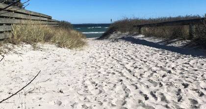 Charming log cabin 200 metres from the beach