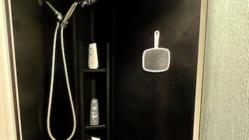 Douche, papier de toilette