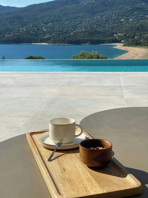 Pool - Villa overlooking Valinco Gulf in Propriano (Propriano)