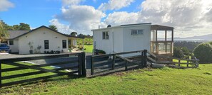 Exterior - Bream Bay Views - wake up to spectacular sea and rural views (Ruakākā)