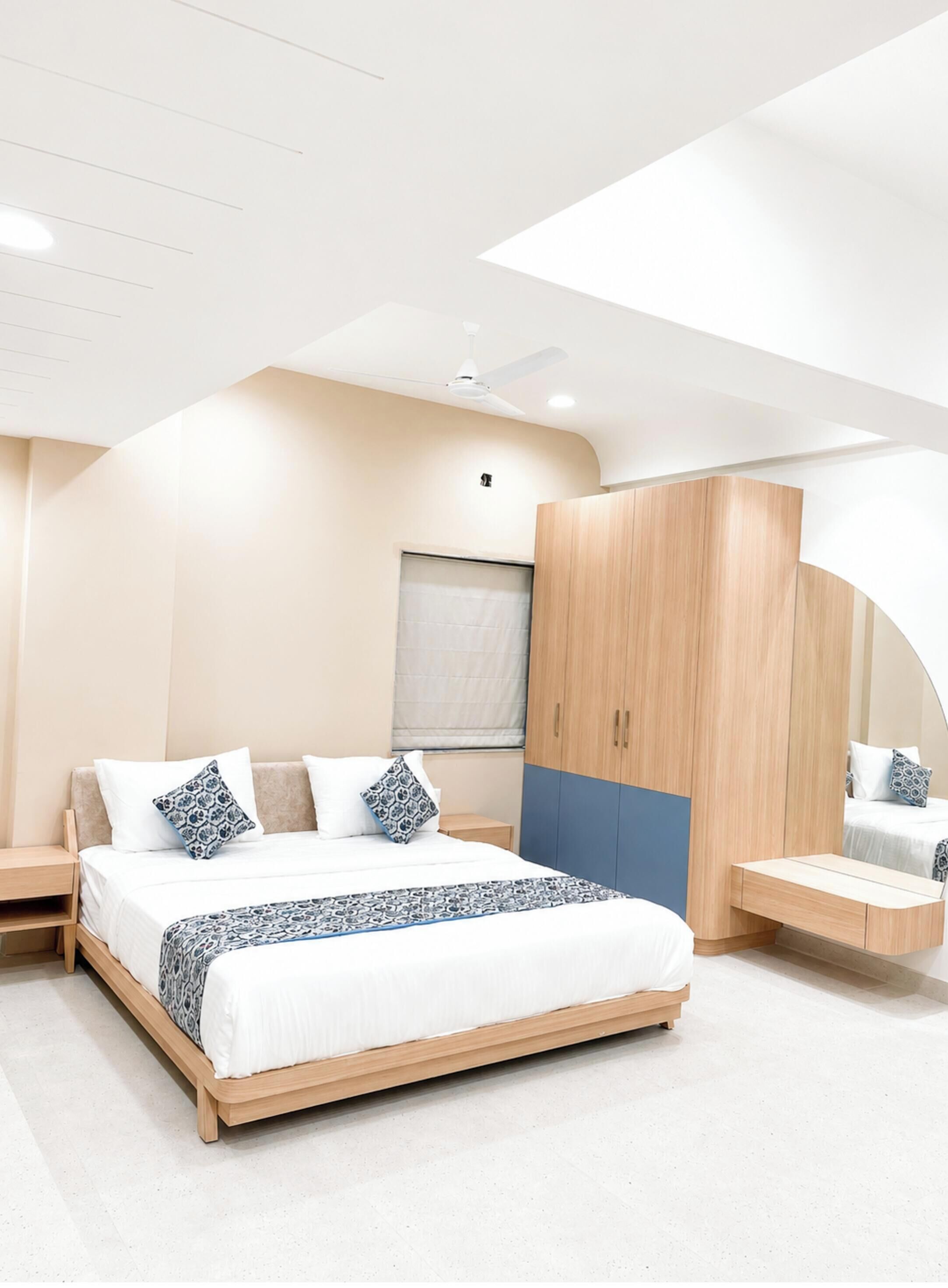 Ropa de cama hipoalergénica, escritorio, sistema de insonorización