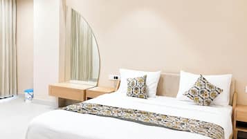 Hypo-allergenic bedding, desk, soundproofing, free WiFi